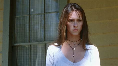 Jennifer Love Hewitt Celebrates Her Return to ‘I Know What